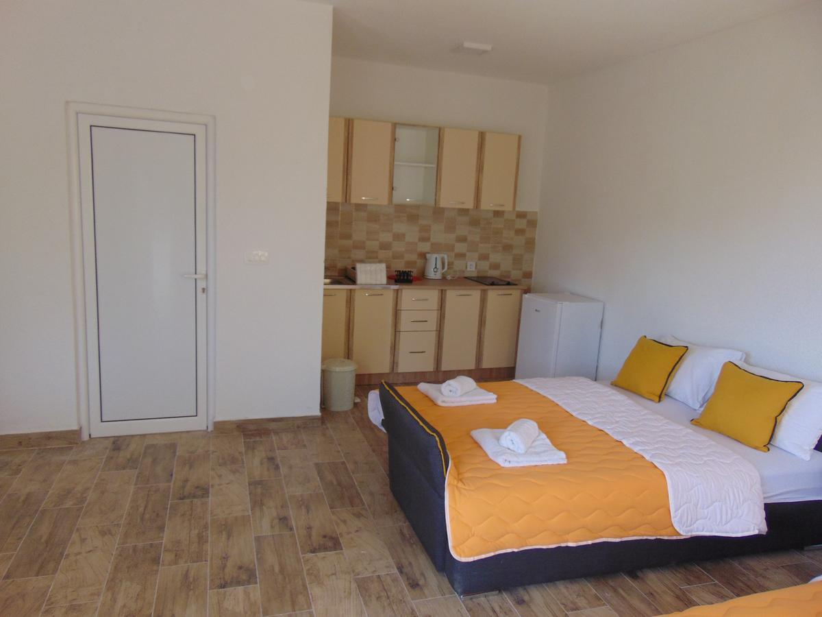 Apartments Bibic Budva Bagian luar foto